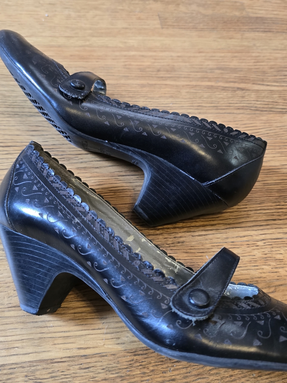 Aerosoles Black Mary Jane  - Comfortable Leather Women's Shoes, Low Easy Heel - Picture 3 of 5